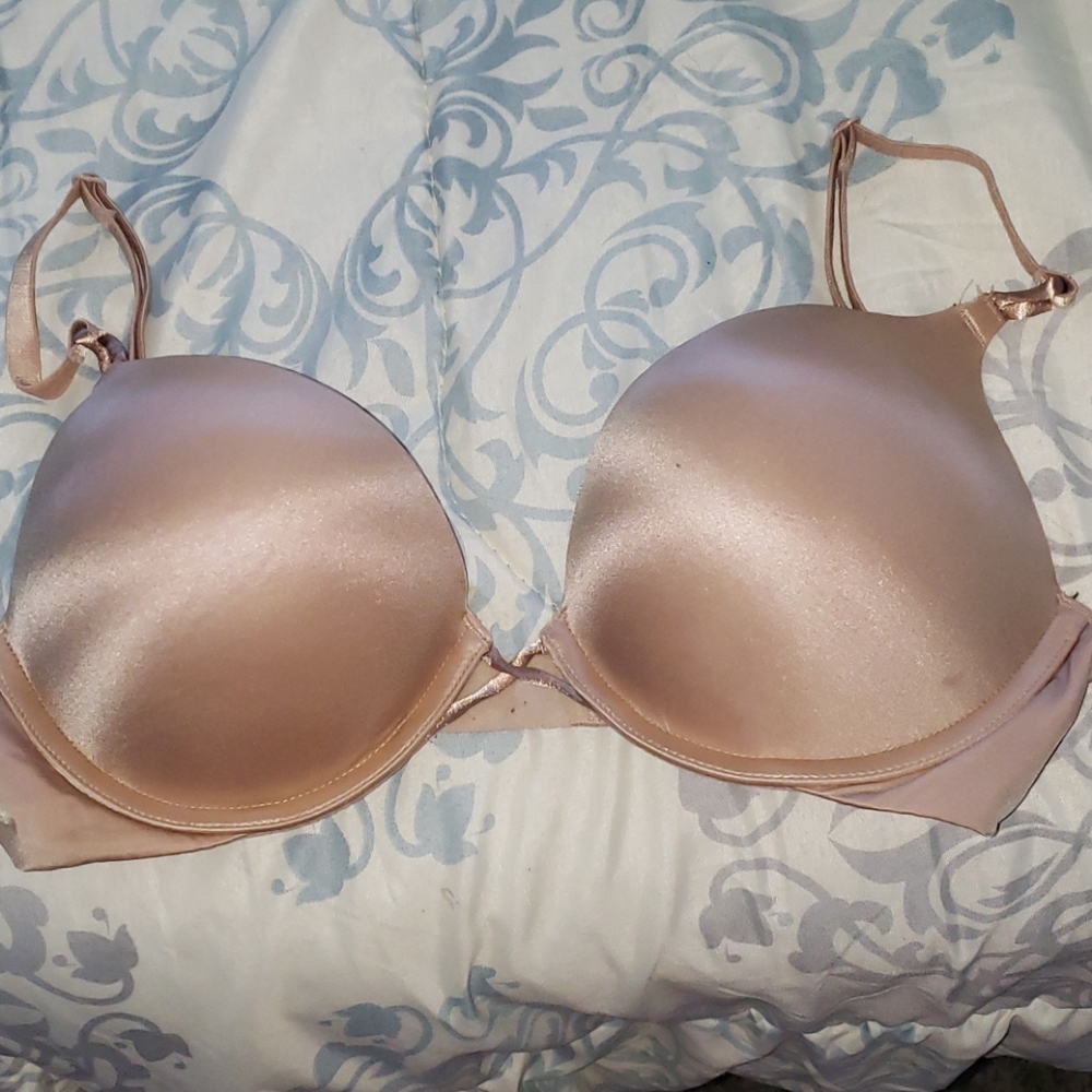 Victoria's Secret Bombshell Plunge Push Up Bra